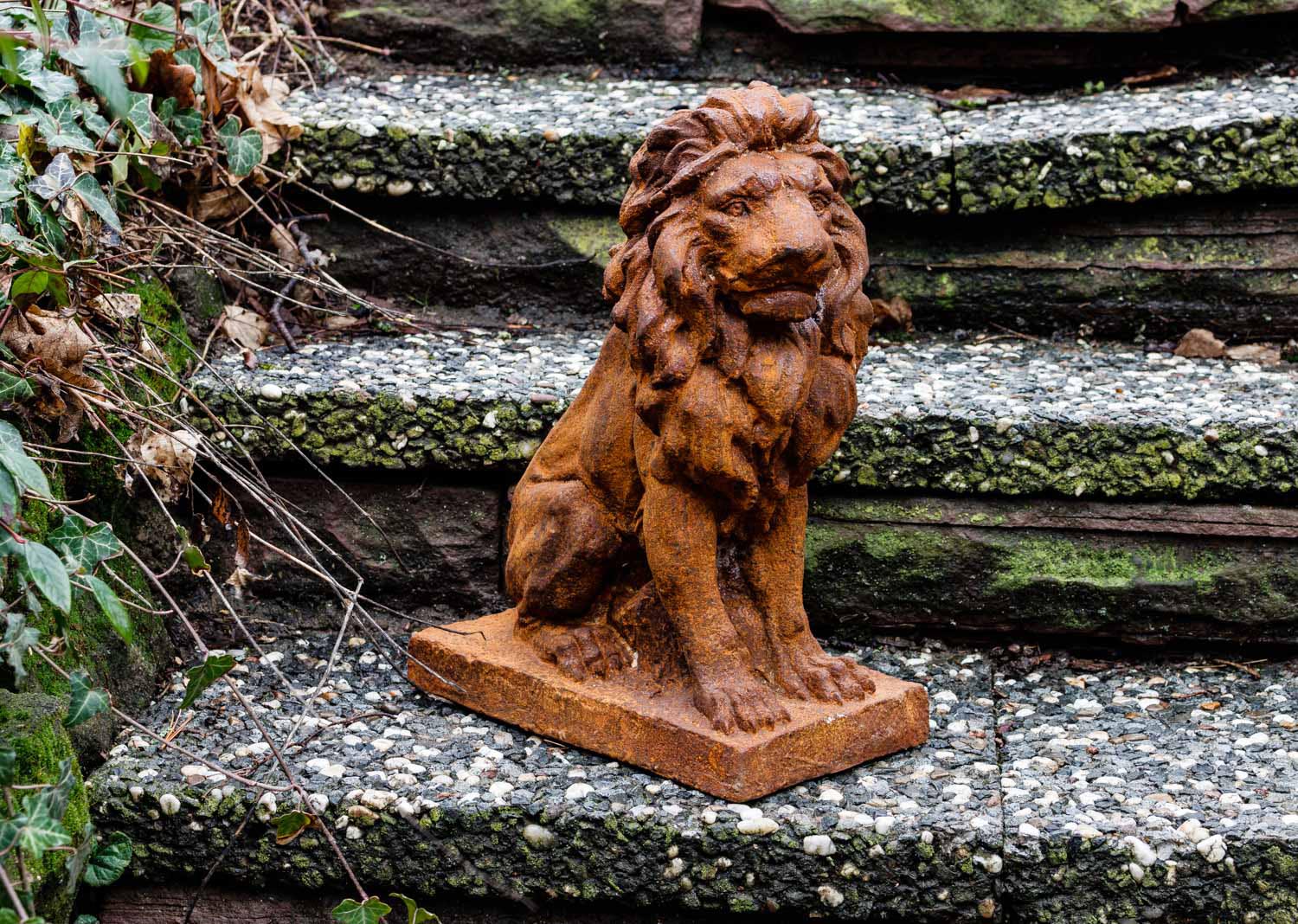 Gartenskulptur Löwe rechts Figur Eisen Garten Rost Eisenfigur Antik-Stil