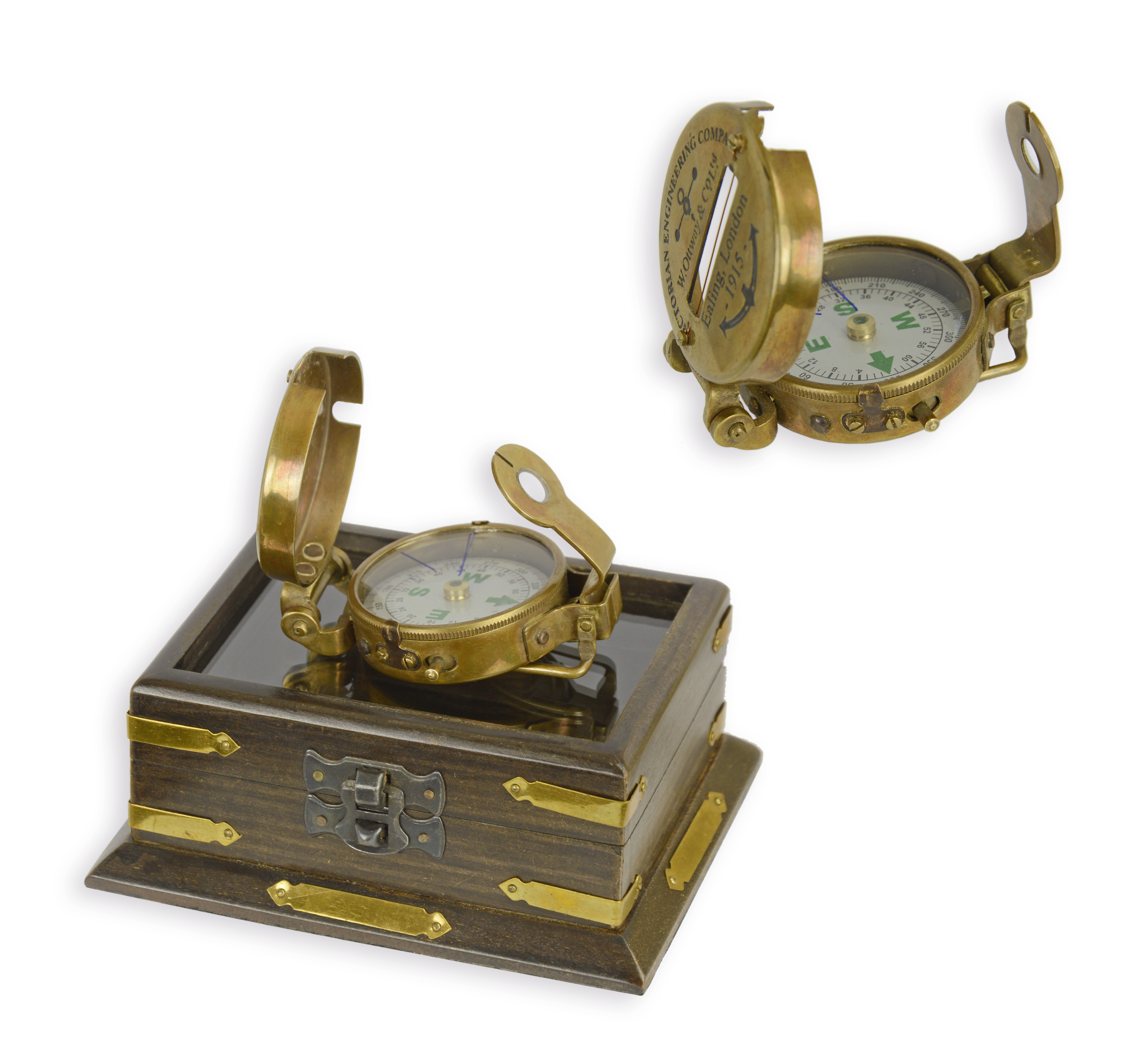 Ein Messingkompass in einer Holzschatulle Replikat Retro Design Dekoration