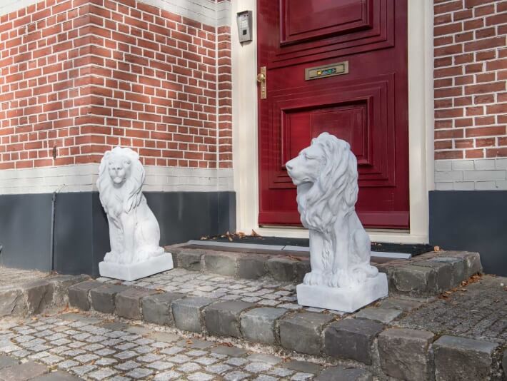 Löwenstatuen, Steinstatuen, Garten-Dekoration, Hauseingang, Eingangsdeko