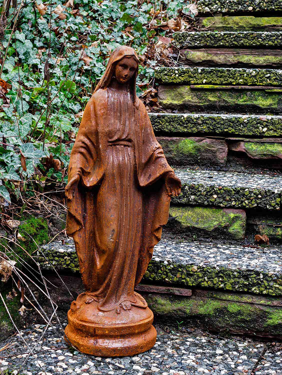 Gartenskulptur Madonna Maria Eisen Garten Rost Eisenfigur Skulptur Antik-Stil