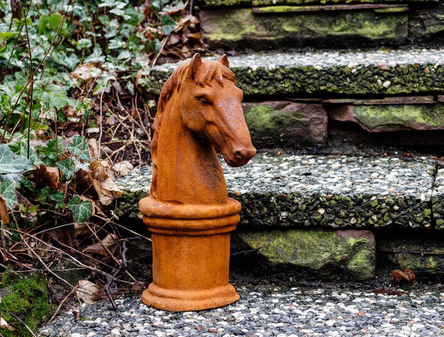 Pferdekopf Sockel Skulptur Eisen Figur Pferd Garten Schachfigur Horse iron rost