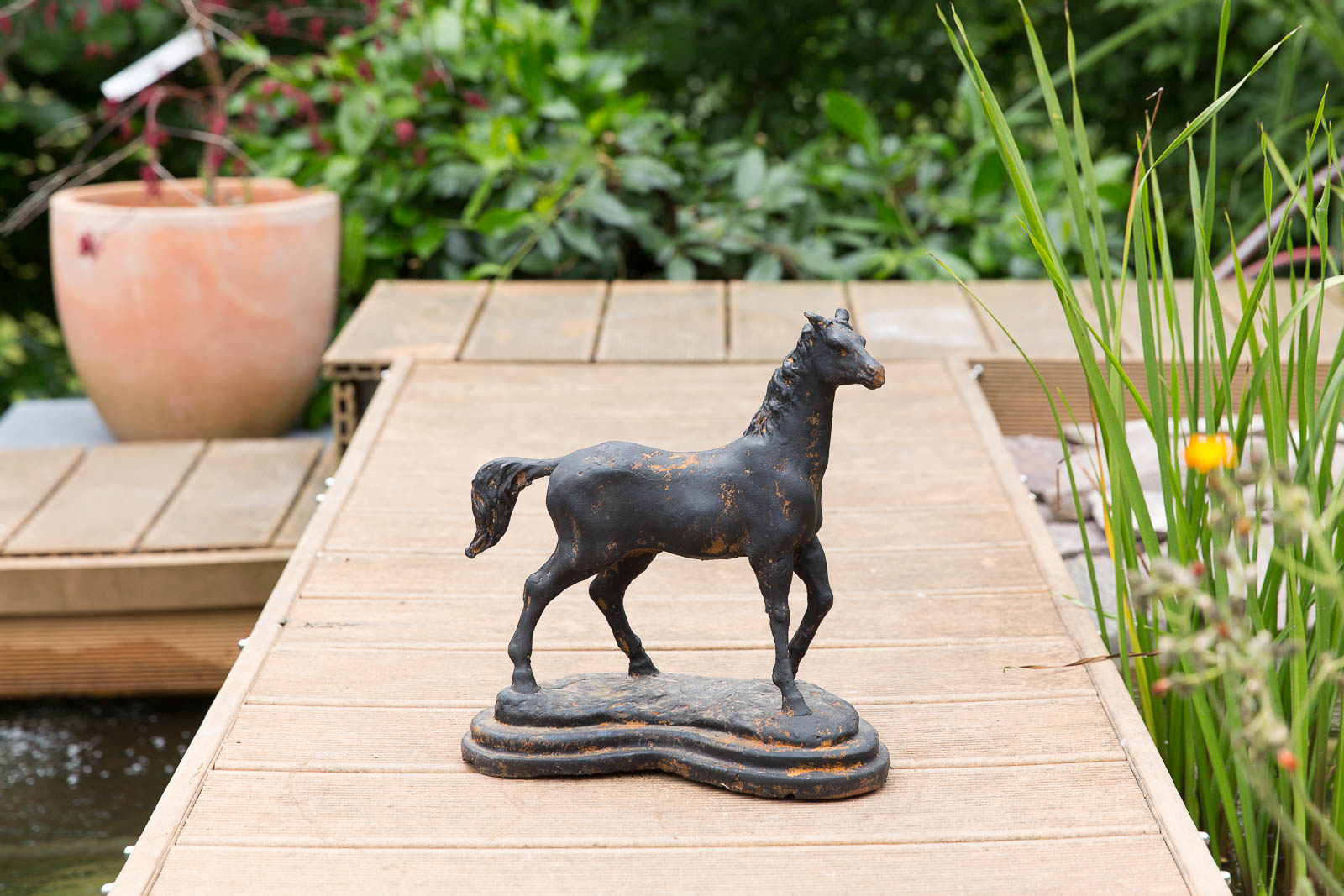 Skulptur Pferd auf einer Plinthe Figur Eisen 4,6kg Garten sculpture iron horse