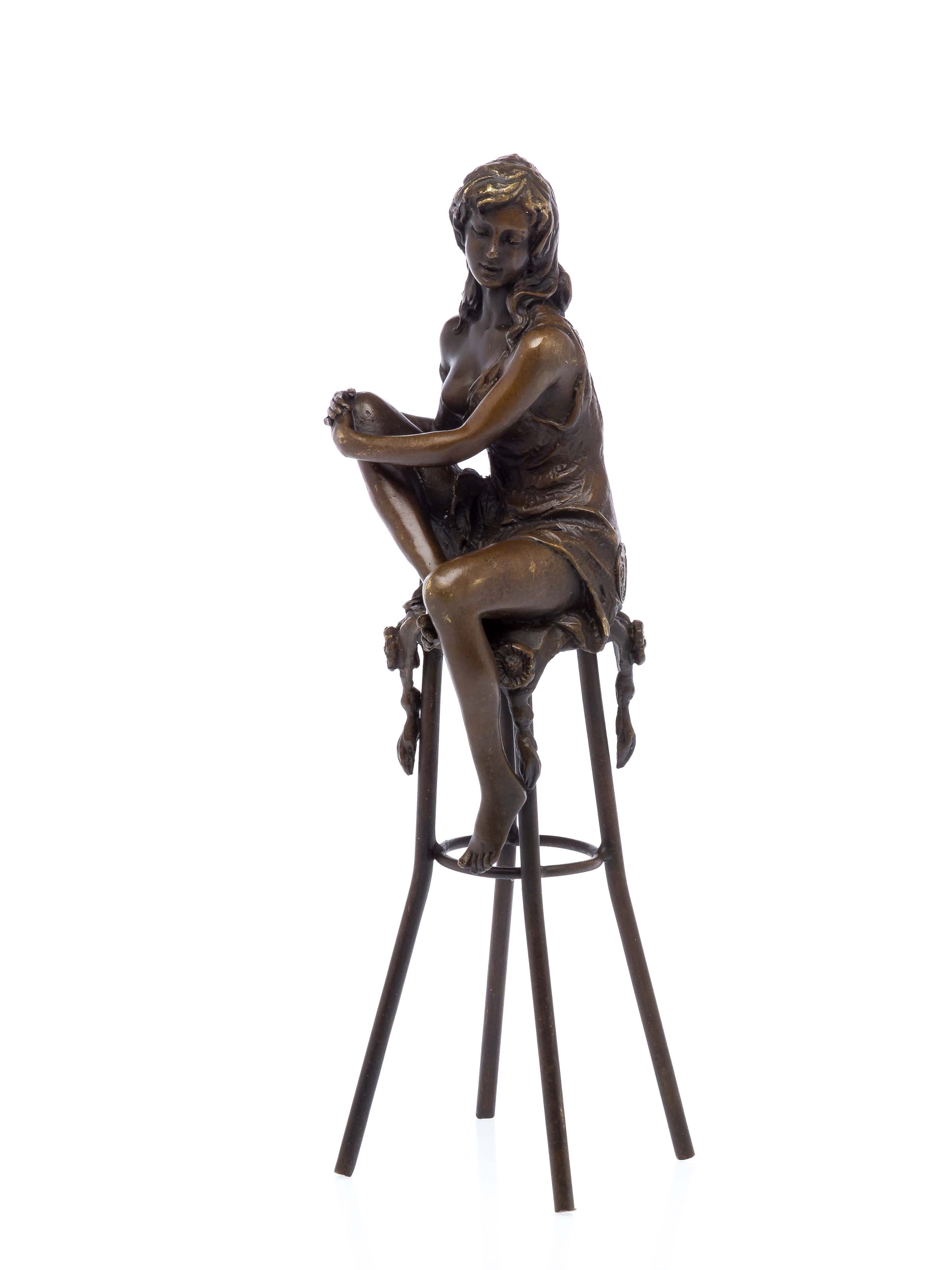 Bronzefigur Frau auf Barhocker Akt erotische Kunst Bronze Skulptur sculpture